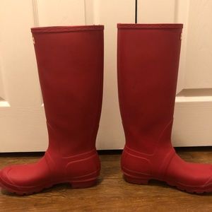 HUNTER BOOTS RED, SIZE 9 FINAL PRICE DROP